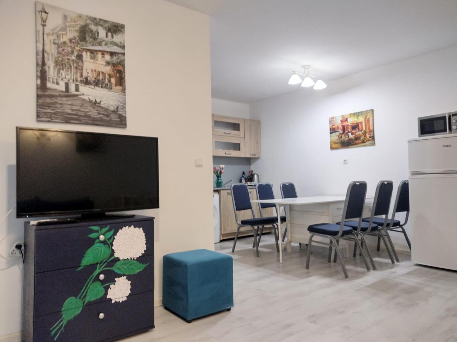 Private Apartment With Parking And Pool バルチク エクステリア 写真