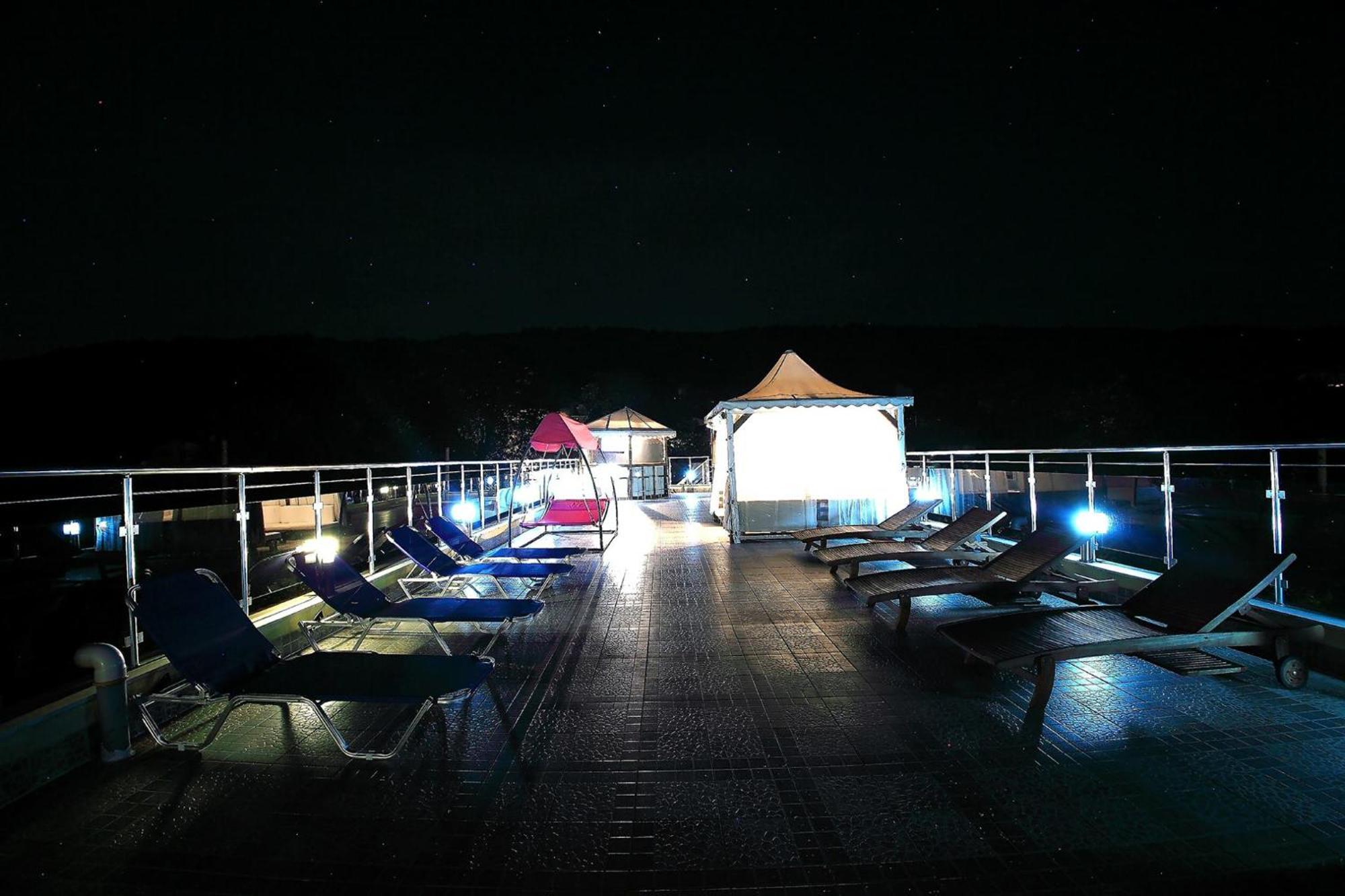 Private Apartment With Parking And Pool バルチク エクステリア 写真