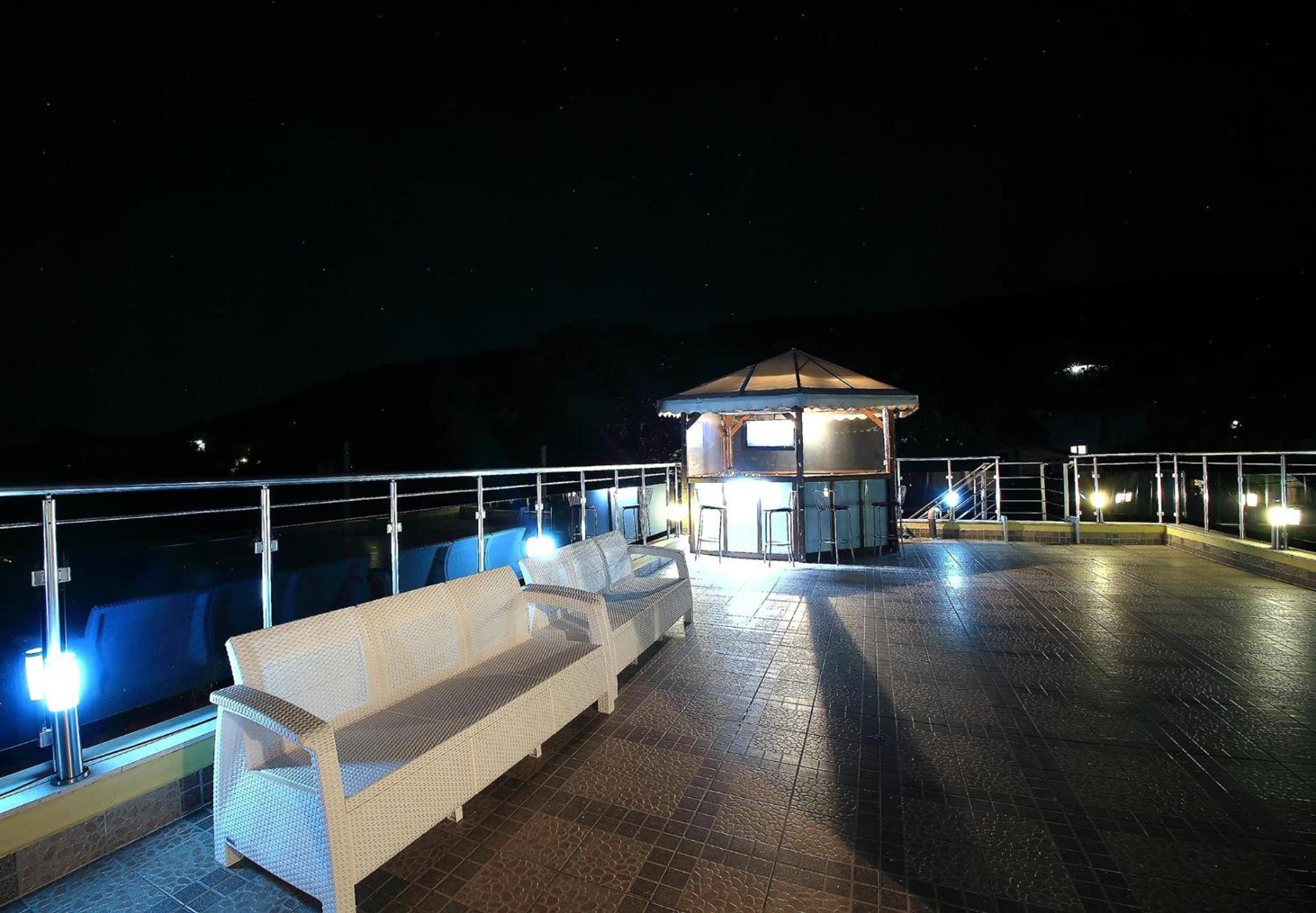 Private Apartment With Parking And Pool バルチク エクステリア 写真